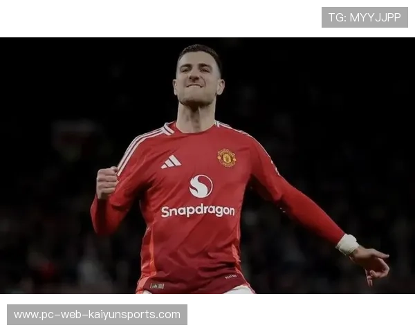 曼联主帅重用达洛特背后真相曝光 官方关系揭秘球迷炸锅 曼联主帅重用达洛特背后真相曝光 官方关系揭秘球迷炸锅