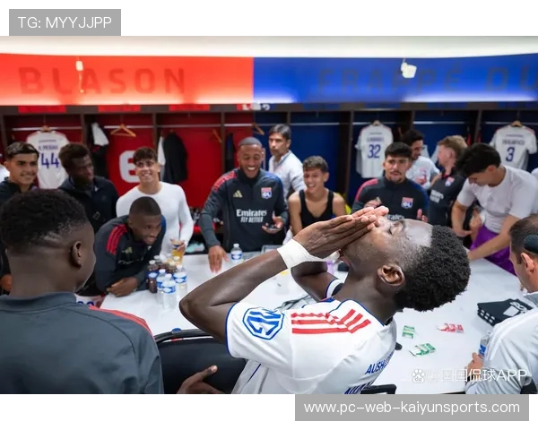 巴黎绝杀里昂,反超马赛重返榜首 巴黎绝杀里昂,反超马赛重返榜首