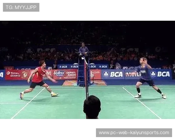 羽毛球女将吊球精确到毫米,对手被打崩 羽毛球女将吊球精确到毫米,对手被打崩