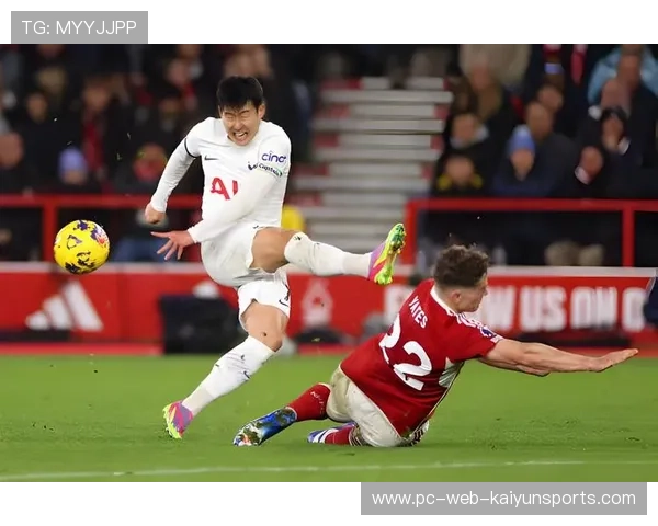 孙兴慜底线回扣制造突破空间,热刺强行提速 孙兴慜底线回扣制造突破空间,热刺强行提速