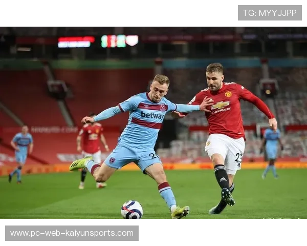 切尔西边路反复穿插对方难以防守 切尔西边路反复穿插对方难以防守