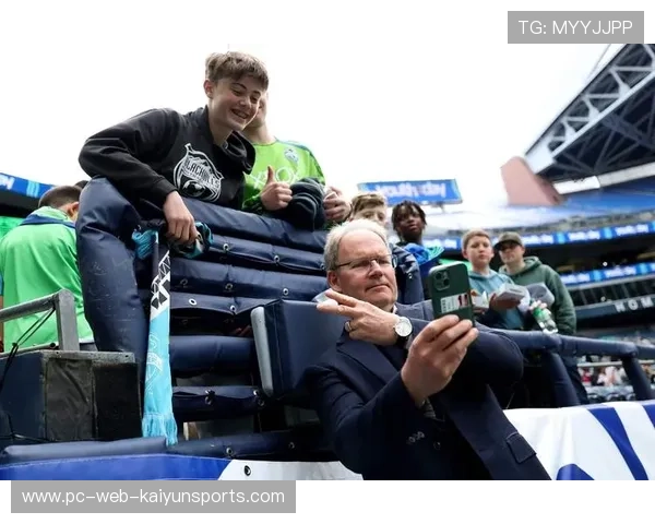 MLS西雅图通过精准传接反复试探对方,威胁不断累积 MLS西雅图通过精准传接反复试探对方,威胁不断累积