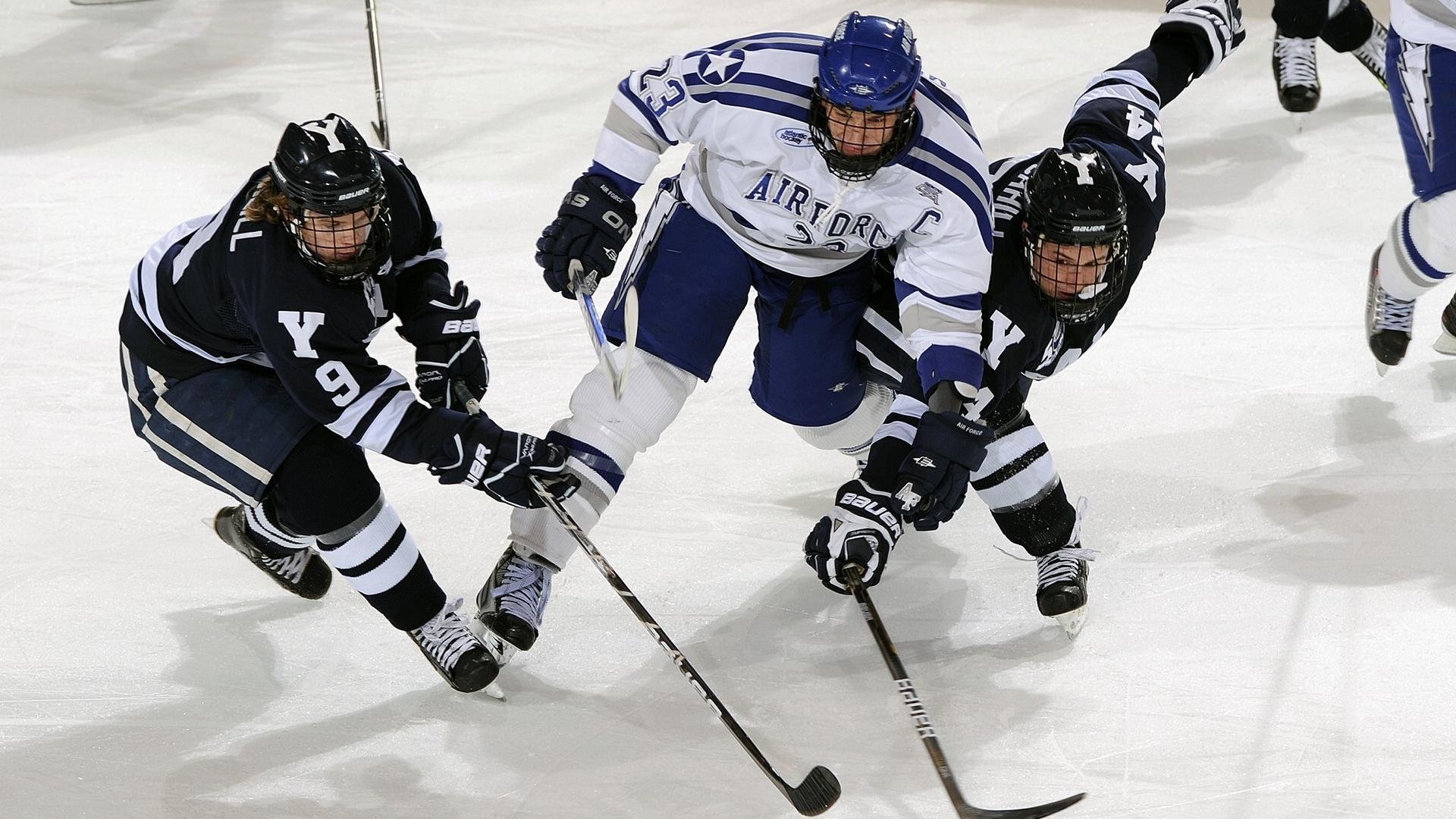 中超官方公布月度最佳年轻球员 新星表现突出美誉广泛，中超年轻中场