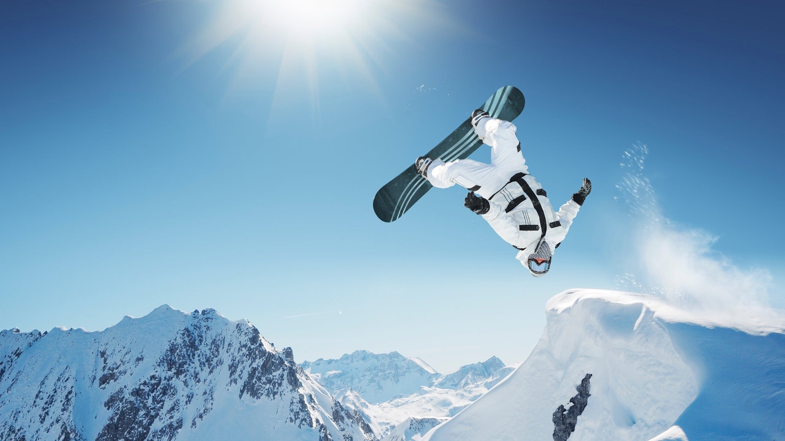 国际滑板赛事技巧难度持续升级，国际滑板公开赛